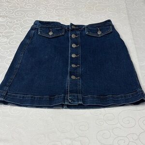 Loft Medium Wash Button Up Denim Knee Length Jean Skirt Women’s Size 2.